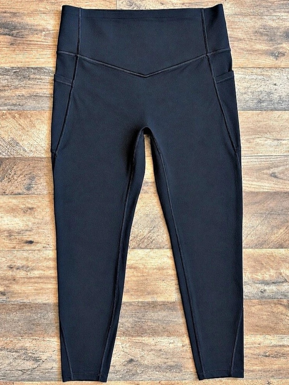 Halara Women’s Large Black High-Waisted 7/8 Leggings with Pockets
